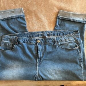 Women's Plus Size Cropped Jeans Size 26W